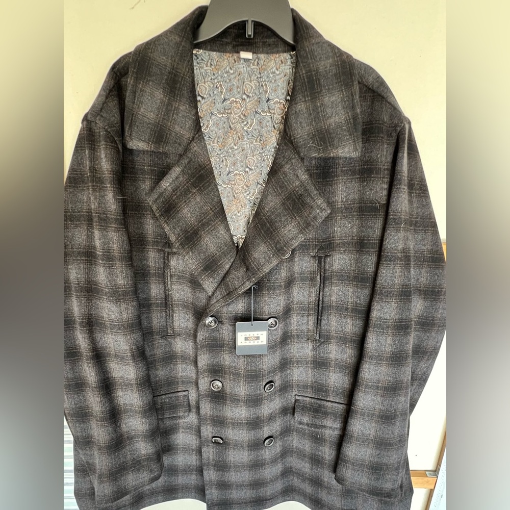 New with tags plaid mens double breasted overcoat by Joseph Abboud.  Size 3x